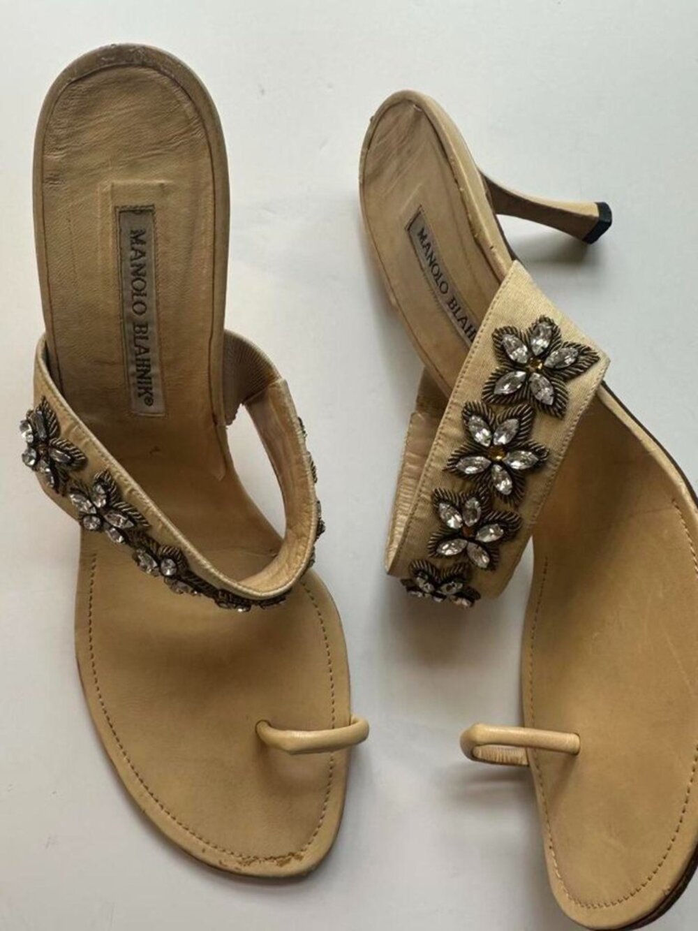 Vintage Manolo Blahnik Crystal Floral Toe-Ring Kitten Heel Sandals – Size 41